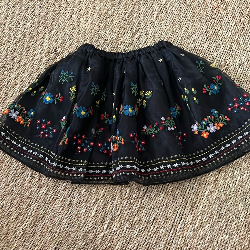 Hanna Anderson Embroidered skirt size 100